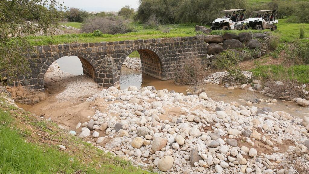 טיולי ג'יפים בצפון בנהיגה עצמית בכנרת, טיולי רייזרים ותומקארים ברמת הגולן